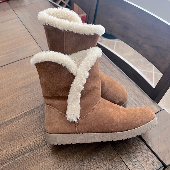 Universal Thread Shoes - Brown boots